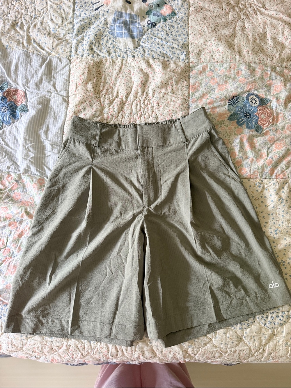 Alo shorts